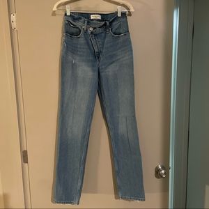 Abercrombie 90s Straight Ultra High Rise Cross Waist. Size 26R.